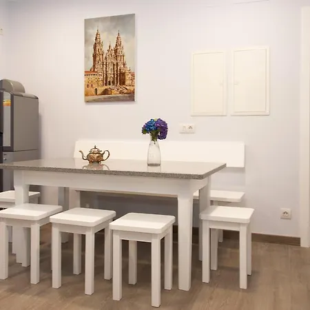 旅馆 Linares 圣地亚哥－德孔波斯特拉